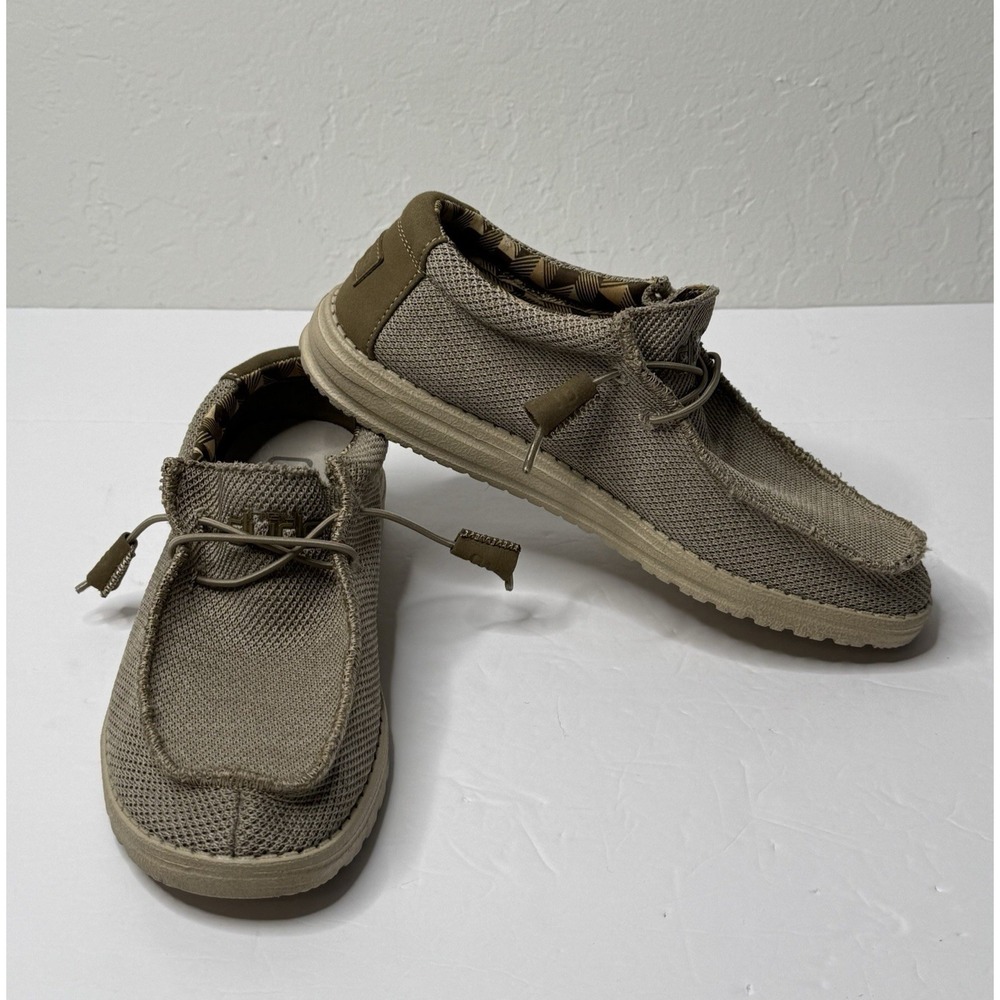 Hey Dude Wally Sox Beige Shoes Men Size 7 Beach Loafers Moccasin Flexible SlipOn